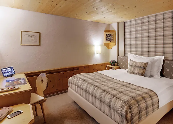 Hotel Morosani Posthotel 4*