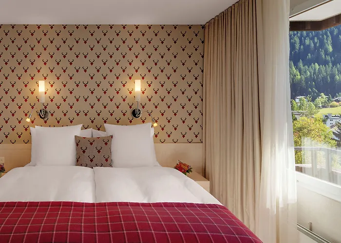 Morosani Posthotel Hotel 4*