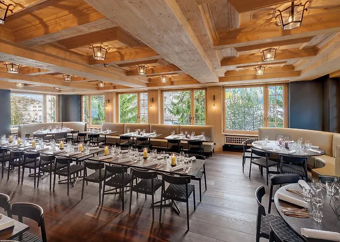 Morosani Posthotel Hotel 4*