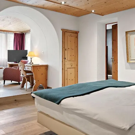 Morosani Posthotel Hotell