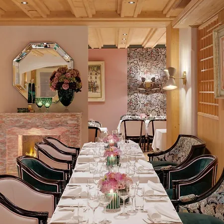 Morosani Posthotel Hotell 4*
