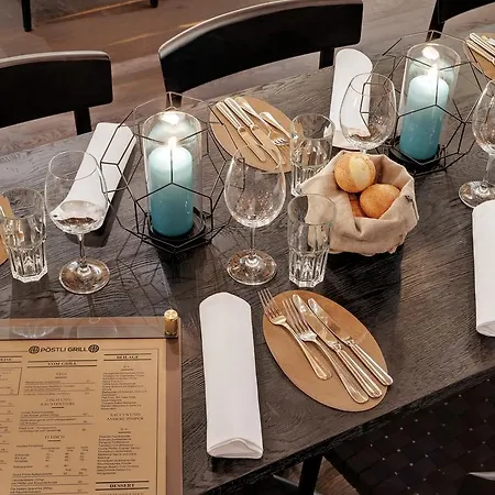 Morosani Posthotel Hotell